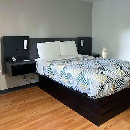 Motel 6-Atlanta, Tx Екстериор снимка