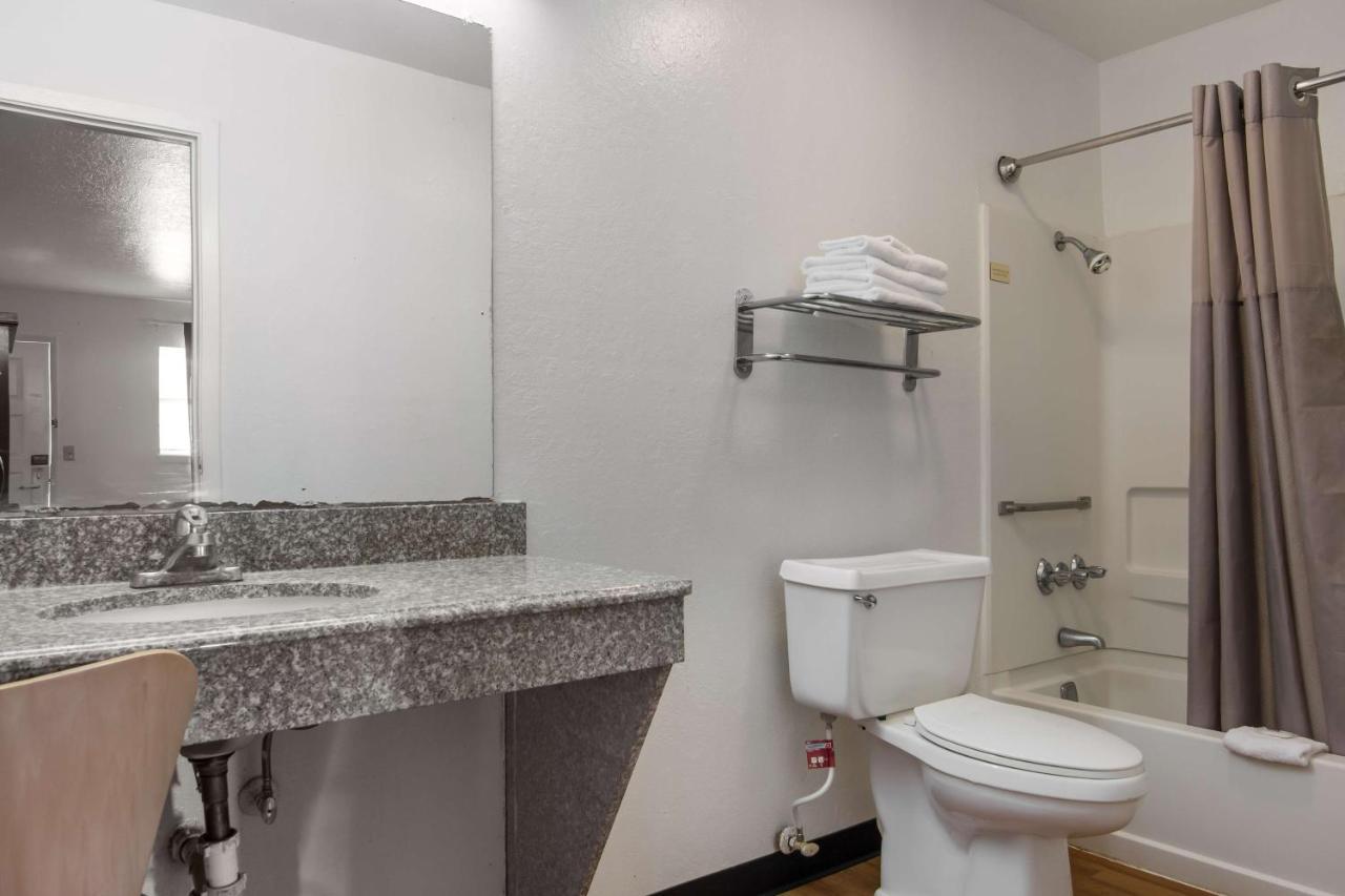 Motel 6-Atlanta, Tx Екстериор снимка