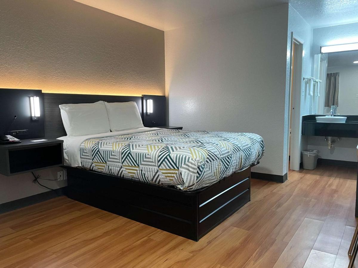 Motel 6-Atlanta, Tx Екстериор снимка